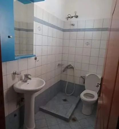 Melana شقة Tirós