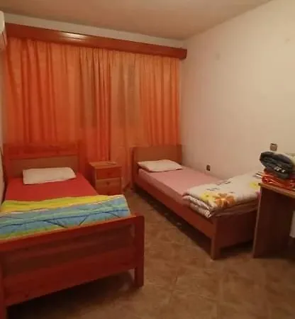 Melana * Tirós